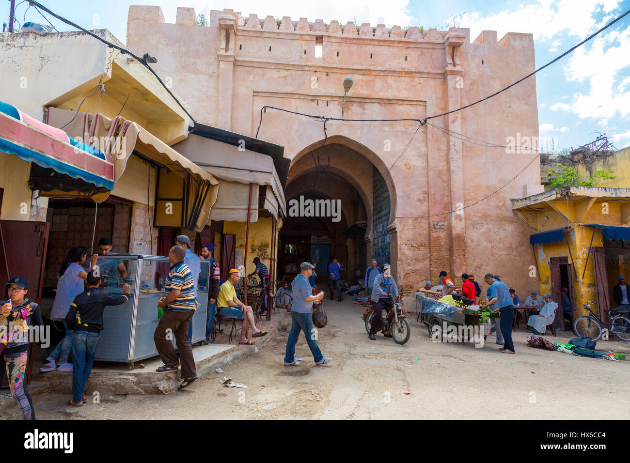Meknes, Marocco. Bab Jdid Ingresso alla Medina. Foto Stock