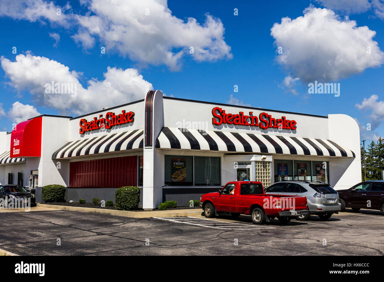 Muncie - Circa nel settembre 2016: Steak 'n Shake Retail Fast informale ristorante della catena. Bistecca 'n Shake si trova nel Midwest e nella parte sud degli Stati Uniti Ho Foto Stock