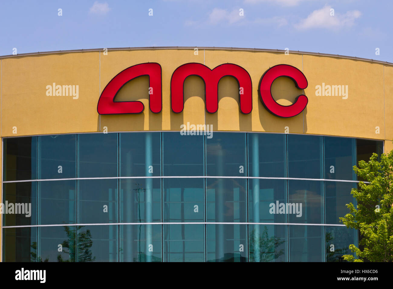 Indianapolis - Circa Giugno 2016: AMC Movie Theater ubicazione. Teatri AMC è un film americano catena teatro II Foto Stock