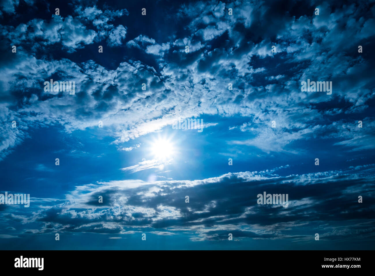 Contrasto di cielo Foto Stock