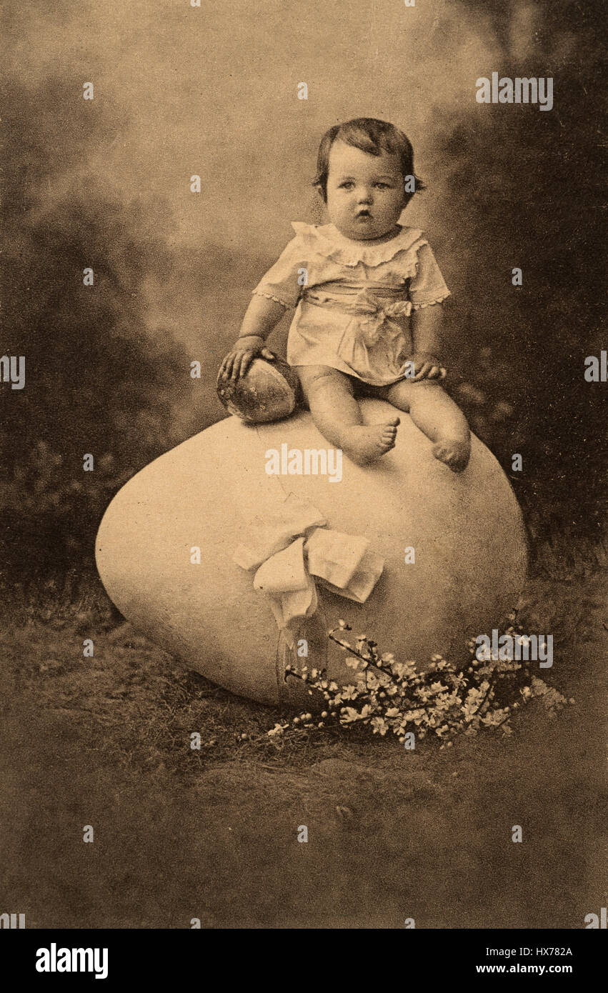 Italia vecchia foto del bambino per gli auguri di Pasqua Foto Stock