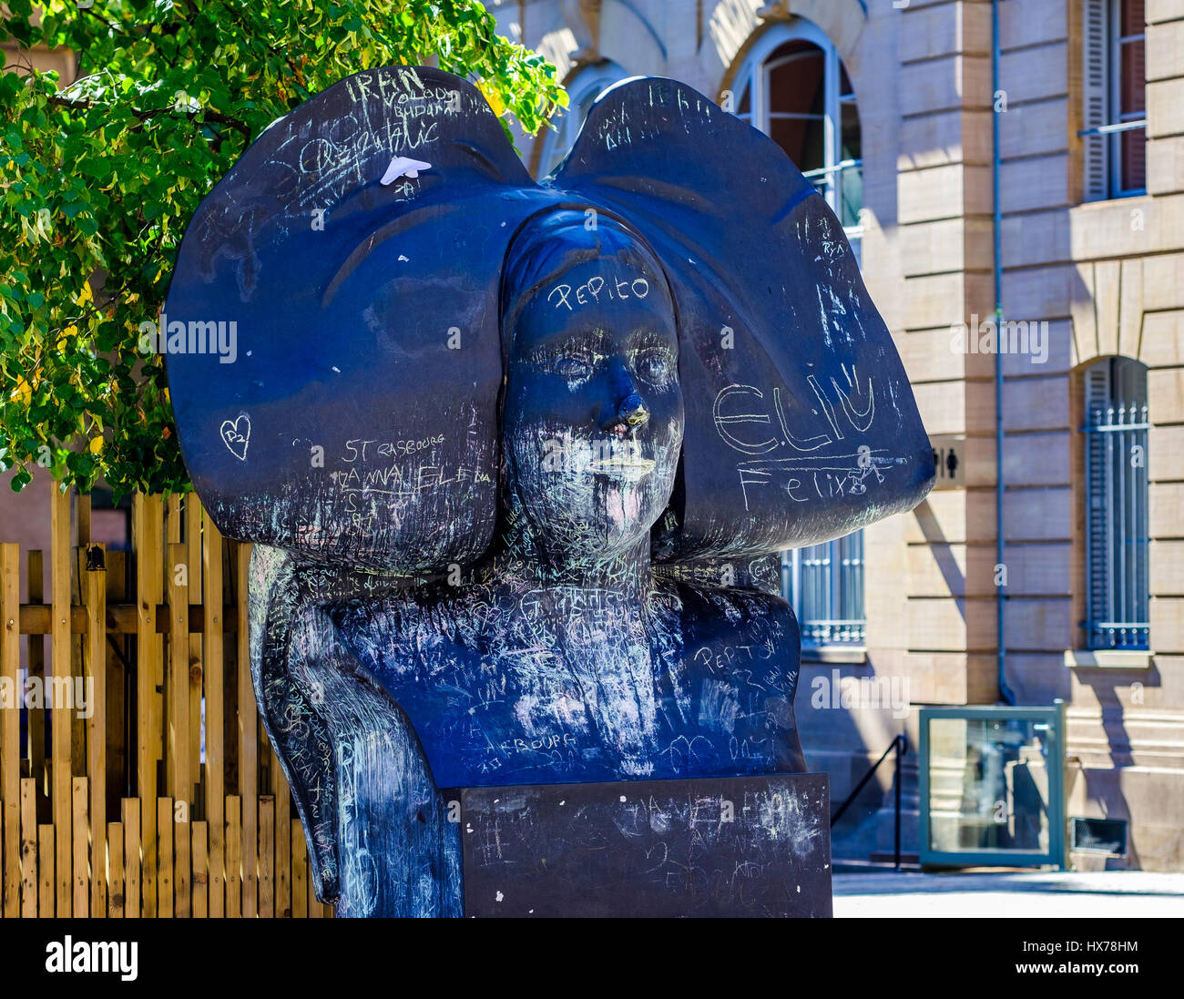 'Sculpture à la peinture ardoise' a disposizione pubblica per graffitis, Arte di strada, Strasburgo, Alsazia, Francia Foto Stock