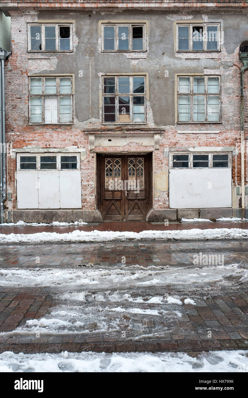 Abbandonato edificio residenziale Foto Stock