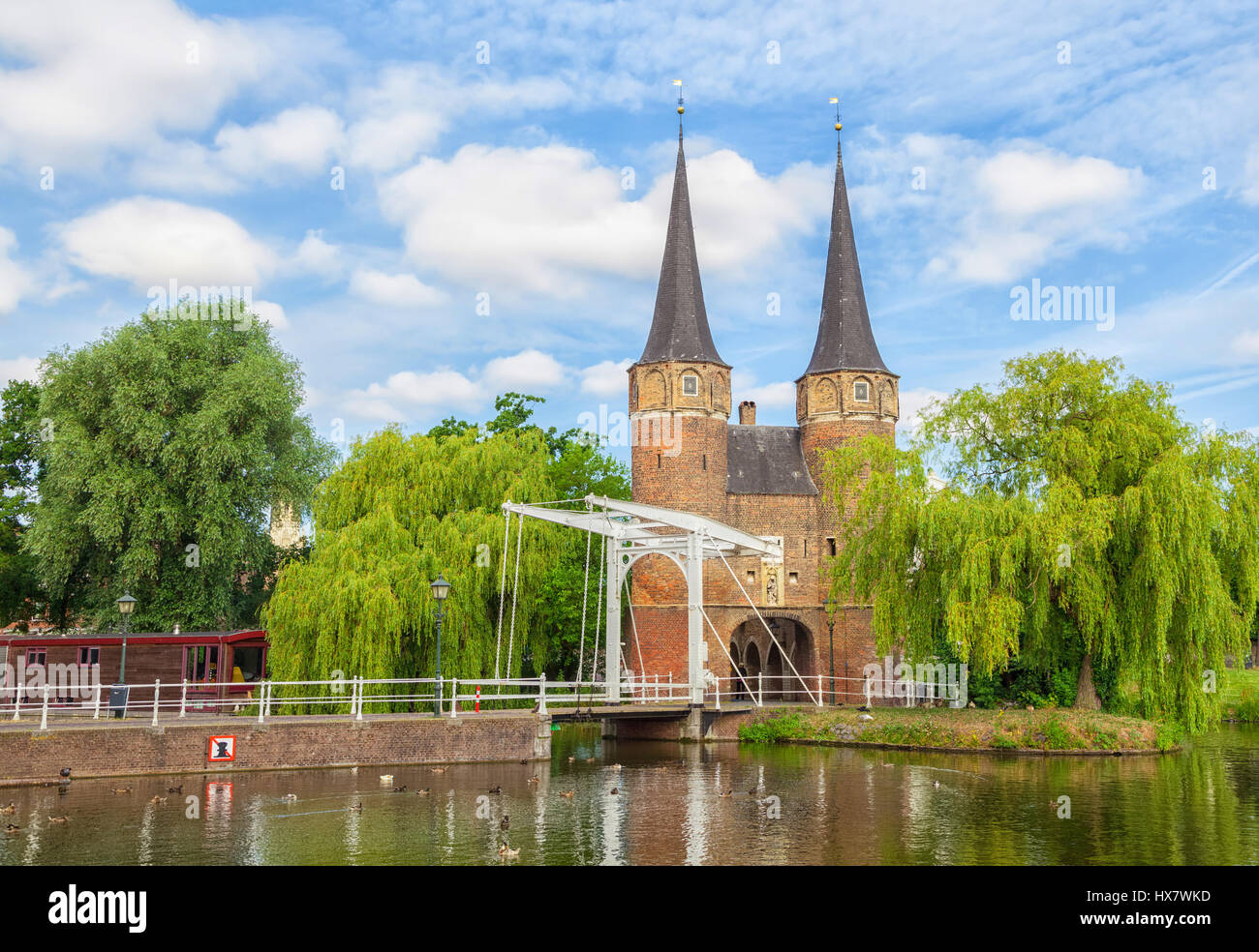 La Porta Orientale (Oostpoort) in Delft, un esempio di gotico in laterizio nord architettura Europea, Paesi Bassi Foto Stock
