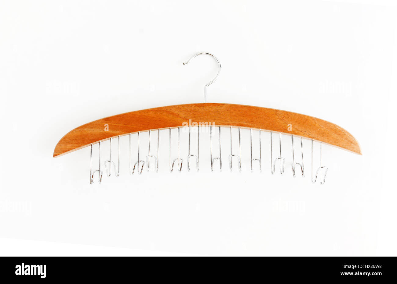 Forma speciale appendiabiti per cinture, sciarpe, foulard, close-up, isolata. Foto Stock