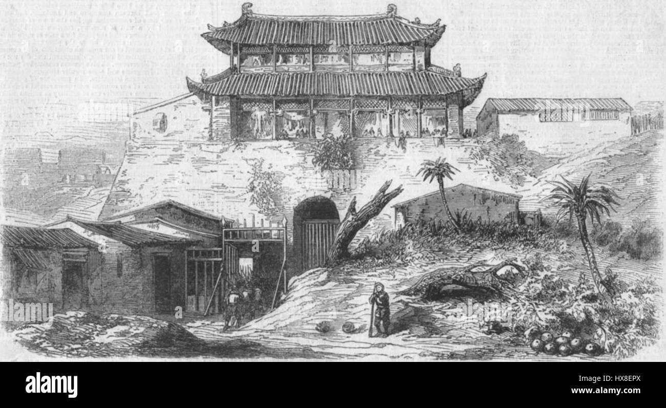 La porta Nord di Canton si riferisce ad un antico e storicamente significativo ingresso alla città di Guangzhou, in Cina. Questa porta faceva parte delle strutture difensive della città, servendo spesso come importante punto di ingresso culturale e commerciale durante l'era imperiale. L'architettura della porta rappresenta una miscela di elementi di design tradizionali cinesi e le esigenze funzionali di una città fortificata. Foto Stock