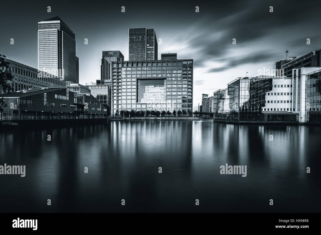 20 Bank Street - Morgan Stanley Building, Londra, Regno Unito. Architetto: grattacieli Skidmore Owings & Merrill, Inc., 2003 lunga esposizione Foto Stock