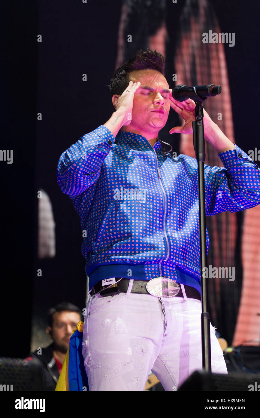 Londra, Regno Unito. 25 Mar, 2017. Cantante colombiano Silvestre Dangond effettuando al Wembley Arena di Londra, Regno Unito. Credito: Brayan Lopez/Alamy Live News Foto Stock