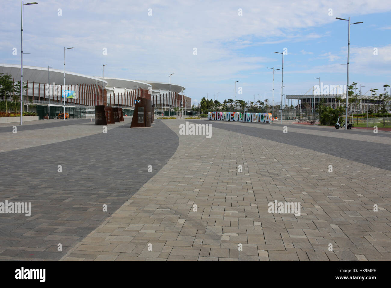 Costruito per ospitare la maggior parte delle competizioni durante il Rio 2016 Giochi Olimpici, l'Olympic Park è stata trasformata in una zona di svago ed è sotto la gestione del brasiliano Ministero federale dello sport. Tuttavia, il sito rimane quasi vuoto perché alcune persone utilizzare lo spazio a causa della mancanza di struttura. Non ci sono bagni pubblici o fontane per uso da parte del pubblico e non anche posti per alimenti come foodtrucks o snack bar. Nonostante questo, il posto è molto ben curato, con servizio privato con le guardie di sicurezza e le guardie di sicurezza della Guardia Municipale. Il luogo serve come un area per il tempo libero Foto Stock