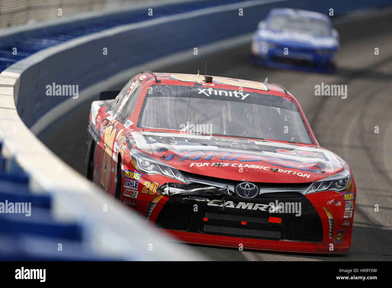 Fontana, in California, Stati Uniti d'America. 25 Mar, 2017. Marzo 25, 2017 - Fontana, in California, Stati Uniti d'America: Erik Jones (20) battaglie per posizione durante la NASCAR Serie Xfinity NXS 300 presso Auto Club Speedway di Fontana, in California. Credito: Justin R. Noe Asp Inc/ASP/ZUMA filo/Alamy Live News Foto Stock