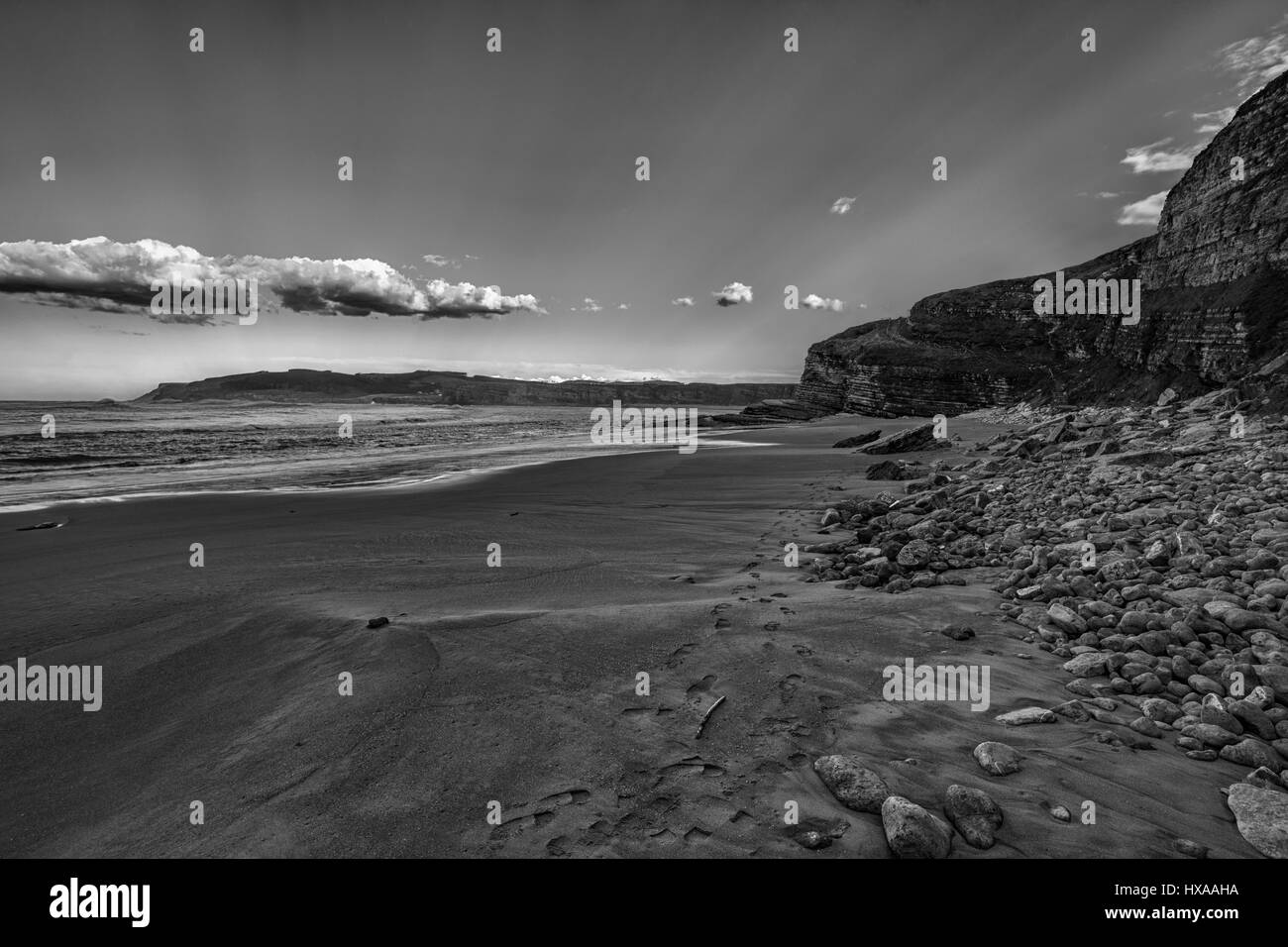 A Langre beach è un arenal vicino alla città di a Langre, nel comune di Ribamontán al mar nel golfo di Biscaglia, Cantabria, nel nord della Spagna, Europa Foto Stock