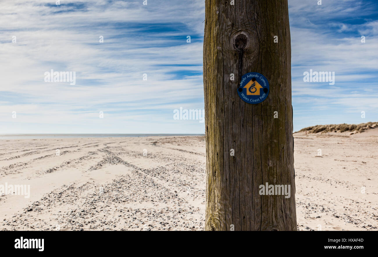 Il Wales coast Path sul Dovey estuario a Aberdovey (Aberdyfi), Gwynedd, Galles Foto Stock