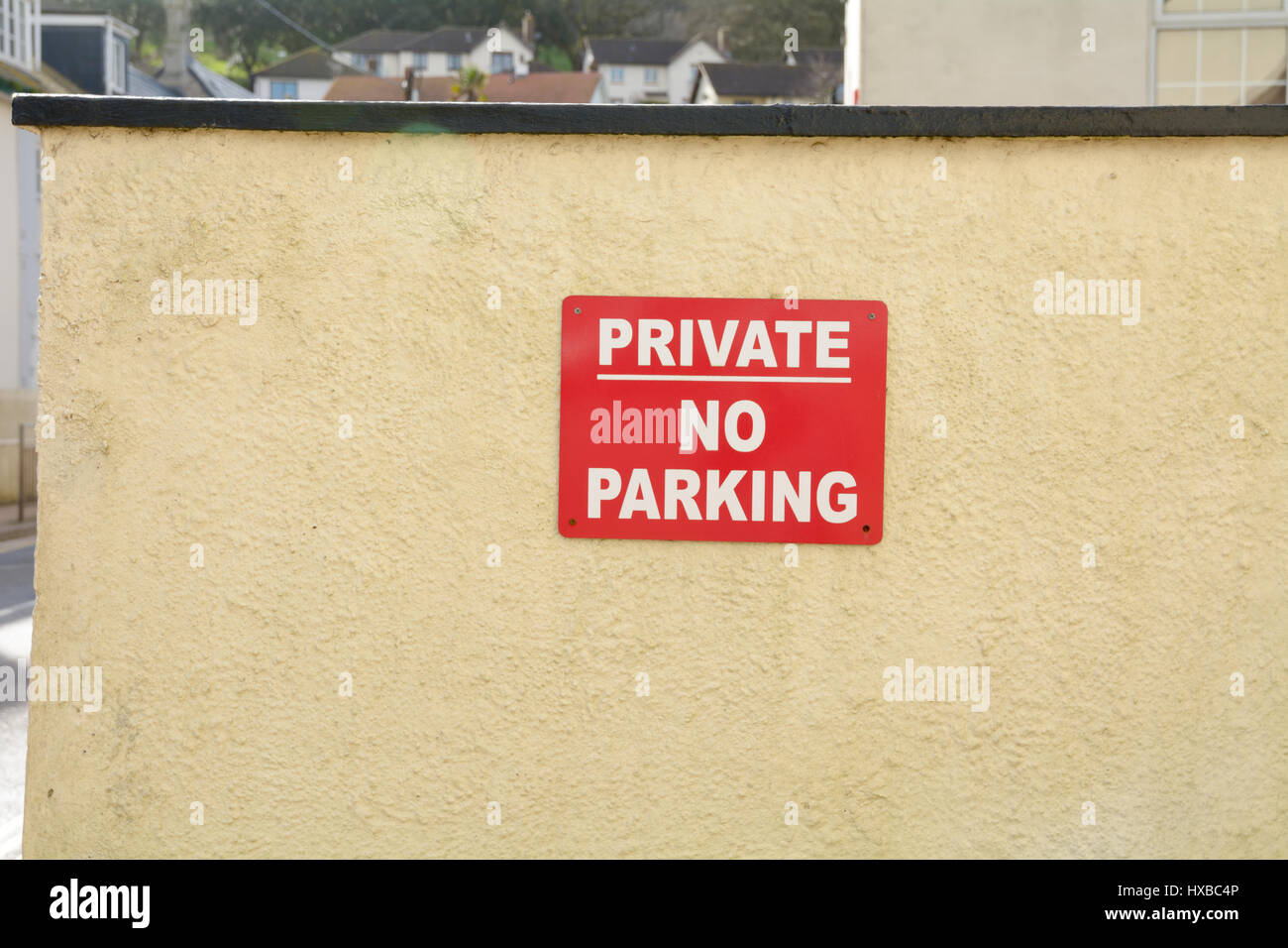 Non privato Parcheggio segno sulla parete Foto Stock