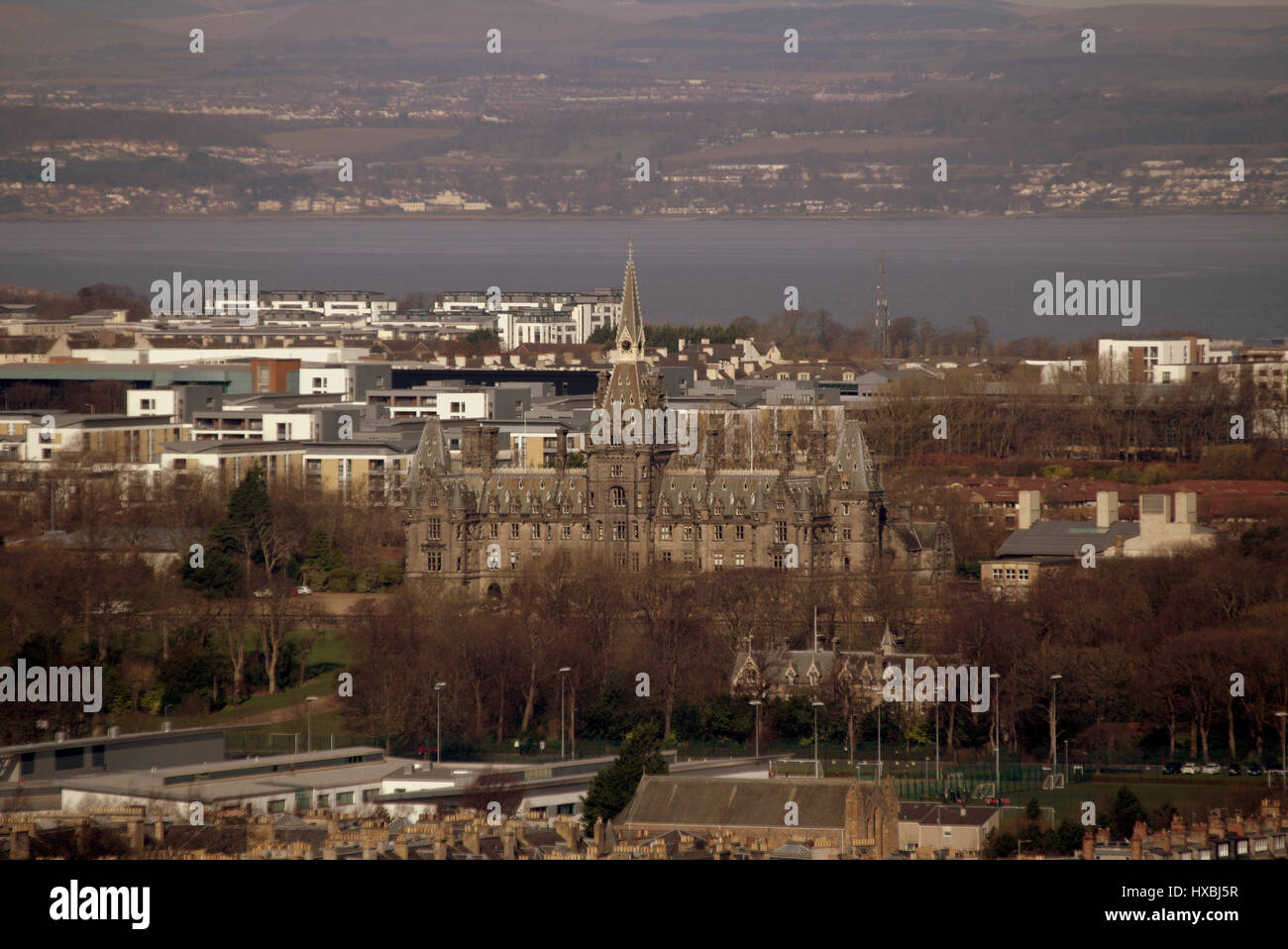 Antenna panoramico paesaggio panorama dal castello di Edimburgo guardando a Nord sulla città di Fettes College Foto Stock