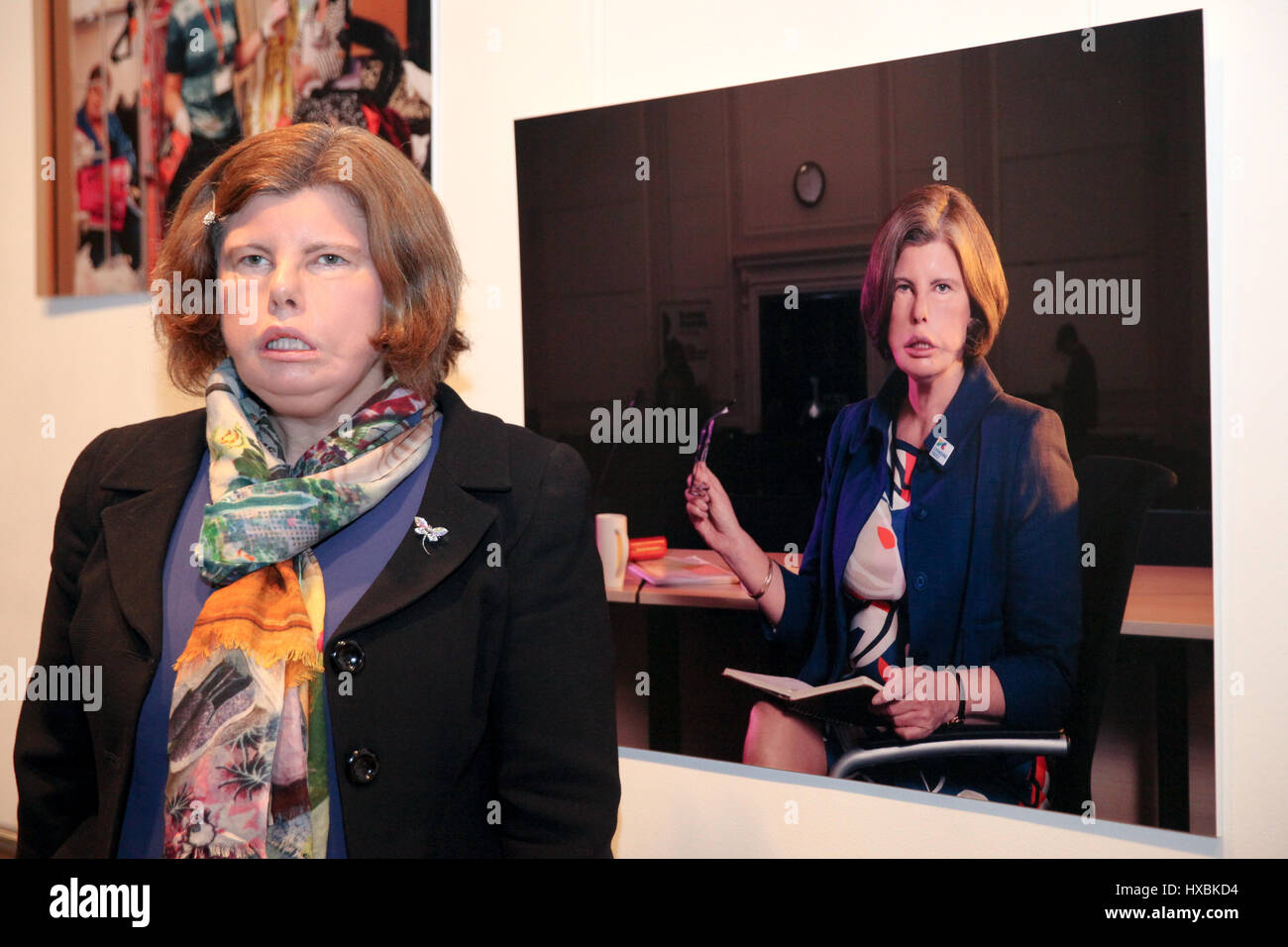 In vista della Giornata internazionale della donna il prossimo mese il sindaco di Londra Sadiq Khan lancia Uguale Ma Diverso"mostra fotografica, presso il Municipio di Londra per celebrare la diversità di tutte le donne che lavorano nel regno Unito oggi - per condividere le storie di donne la cui voic Foto Stock