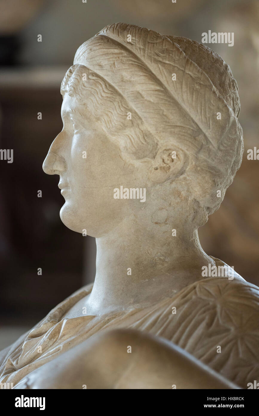 Roma. L'Italia. Seduto statua della imperatrice romana Helena (ca. Annuncio 249-329), madre dell'Imperatore Costantino il Grande. Sala degli Imperatori, Musei Capitolini Foto Stock