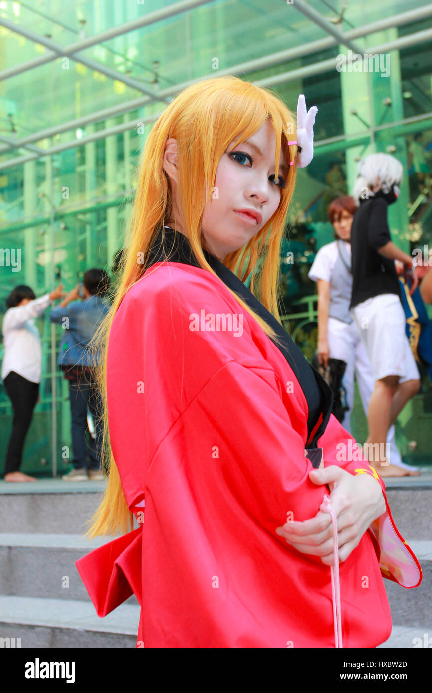 Bangkok - Dic 28: Un non ben identificato anime giapponese cosplay pongono in COSCOM EXTRA : Natale il 28 dicembre 2014 a Suan Dusit Rajabhat Univeristy, Ba Foto Stock