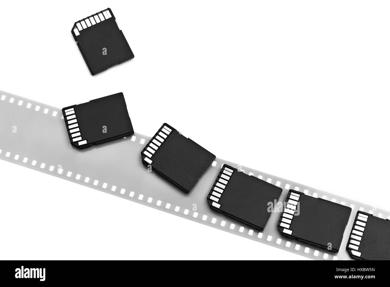 Vecchi Film e moderne compatte digitali delle schede SD bianco isolato Foto Stock