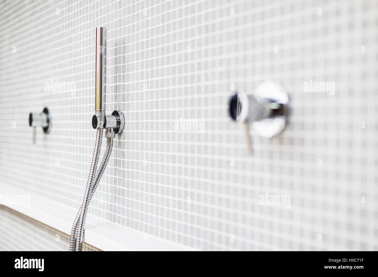 Close up moderno, minimalista home vetrina doccia rubinetto Foto Stock