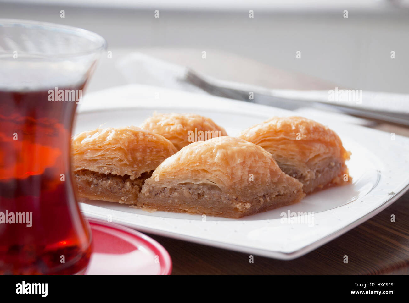 Deliziosi dolci turchi: Baklava con noci Foto Stock