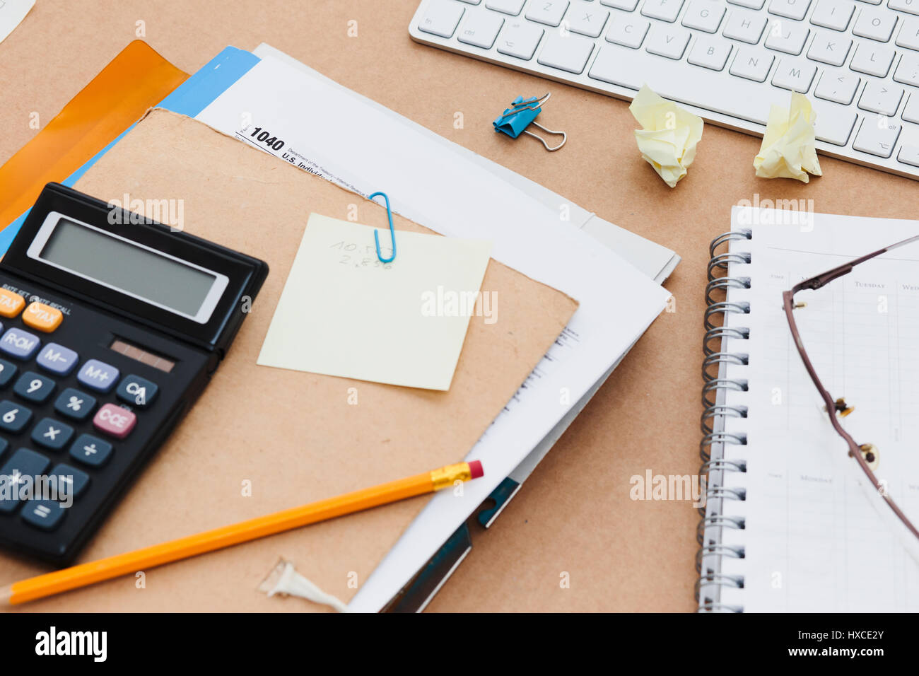 Il tempo di riempire singole imposte sul reddito modulo di ritorno Foto Stock