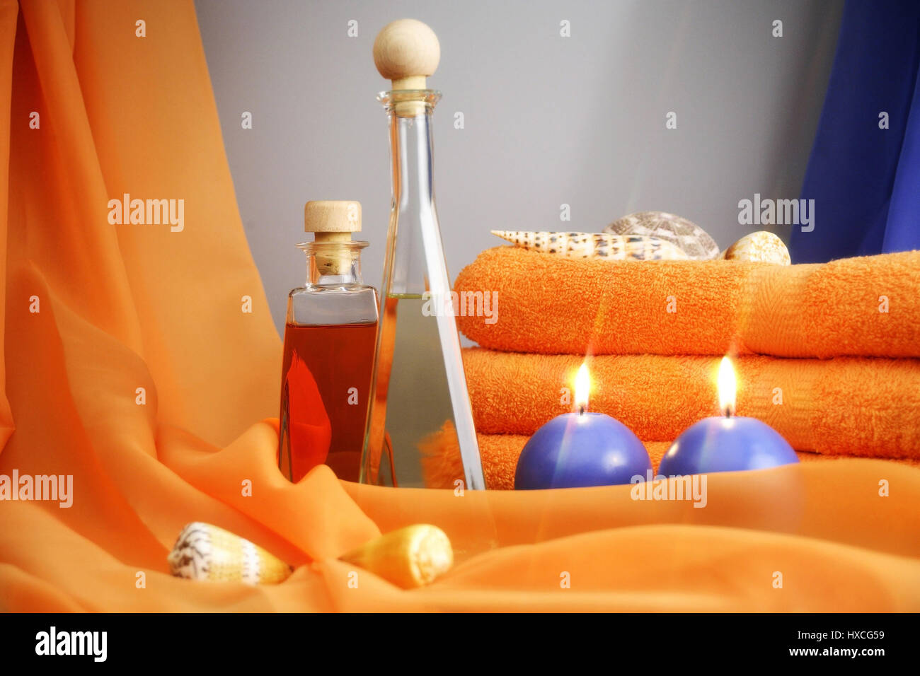 Bagno d'olio e olio per massaggi, Badeoel und Massageoel Foto Stock