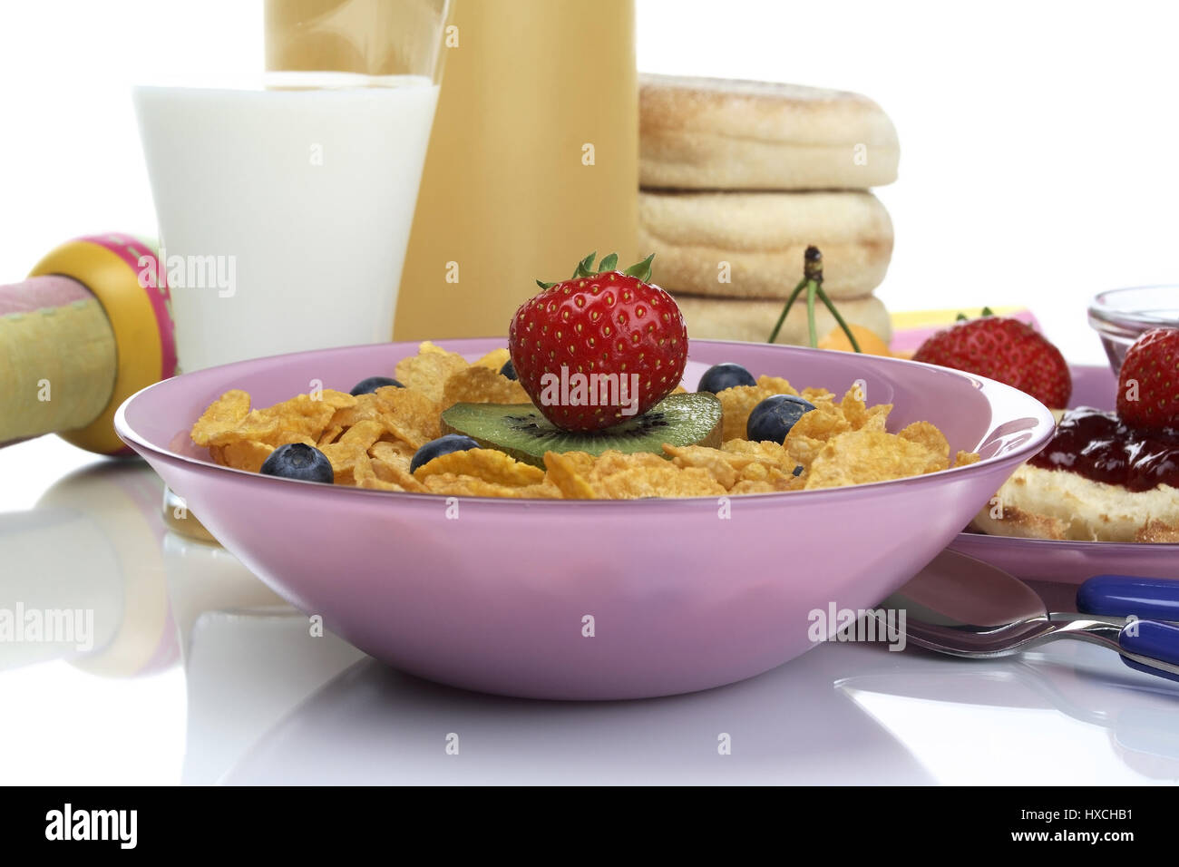 Corn flakes con frutti, cornflakes mit Fruechte Foto Stock