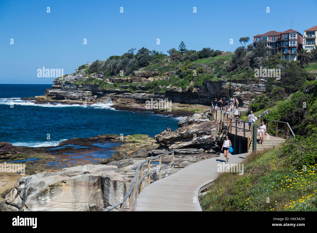 Una bella giornata autunnale si affaccia l'inizio dell'Bondi a Bronte a piedi, Sydney, Australia. Foto Stock