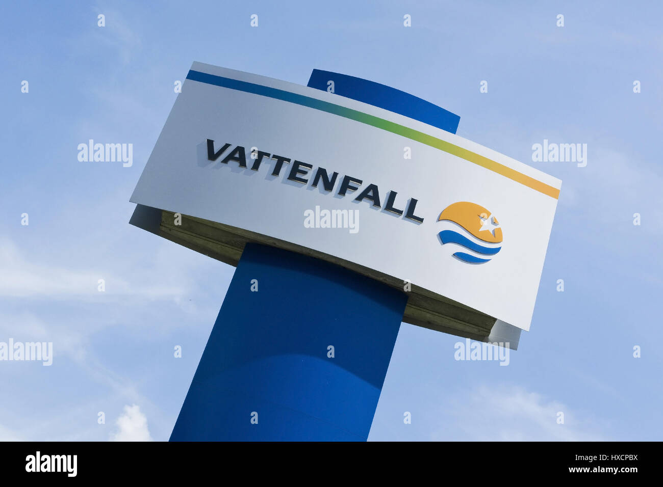 Nome Vattenfall piastra nella posizione in Brunsbuttel, società di Vattenfall firmare in corrispondenza della posizione in Brunsbuttel |, Vattenfall Firmenschild am Standort in Foto Stock
