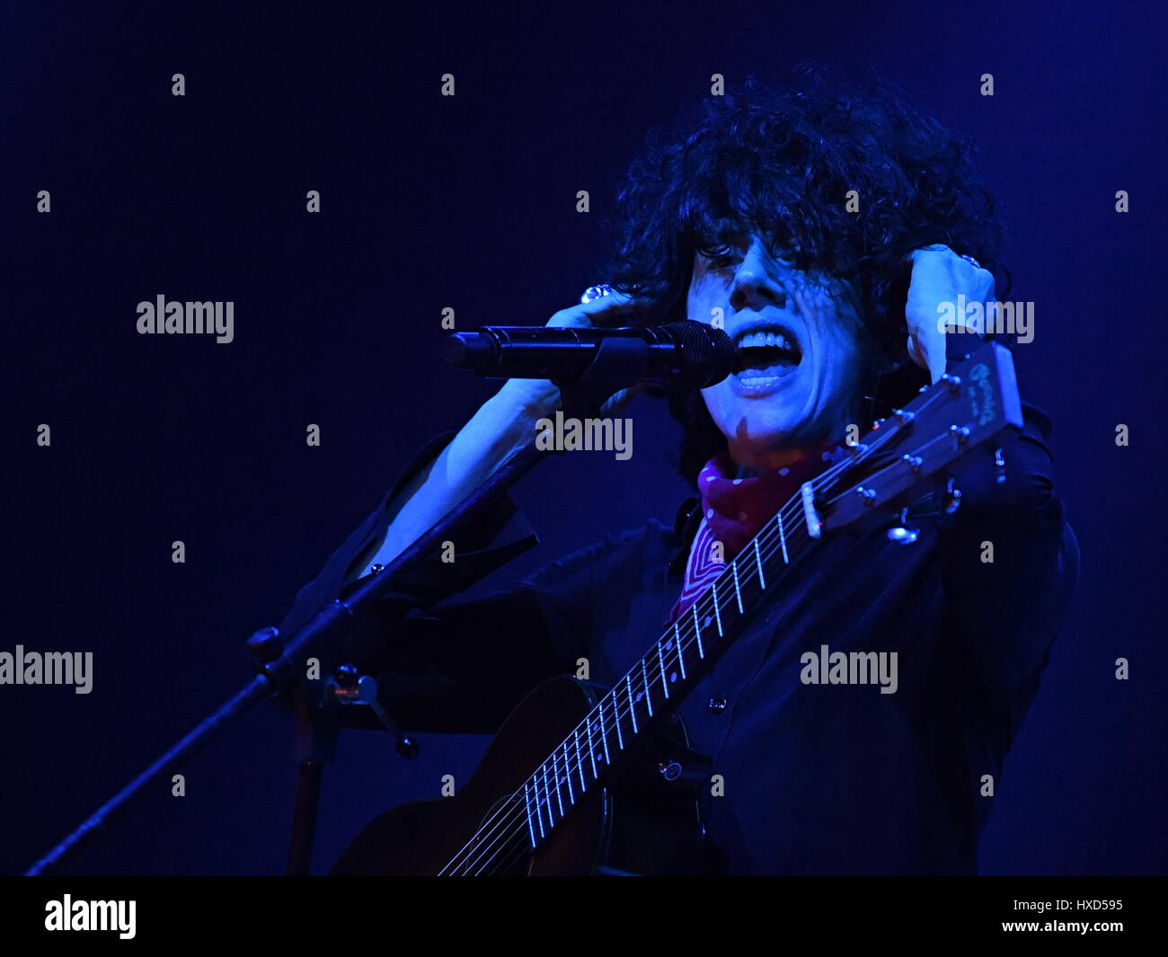 Praga, Repubblica Ceca. 27 Mar, 2017. Cantante americana Laura Pergolizzi (LP) esegue in Praga Repubblica Ceca, Marzo 27, 2017. Credito: Katerina Sulova/CTK foto/Alamy Live News Foto Stock