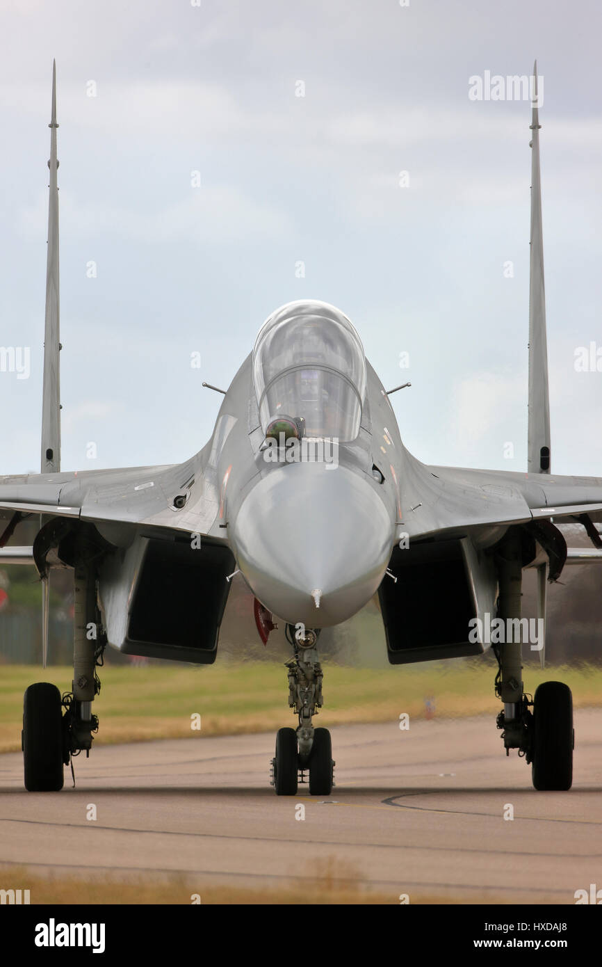 Costruito sovietica Sukhoi Su-30MKI avanzata multi-ruolo di combattenti della forza aerea indiana a RAF Coningsby, Lincolnshire UK Foto Stock