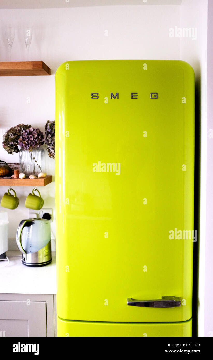 Smeg fridge immagini e fotografie stock ad alta risoluzione - Alamy