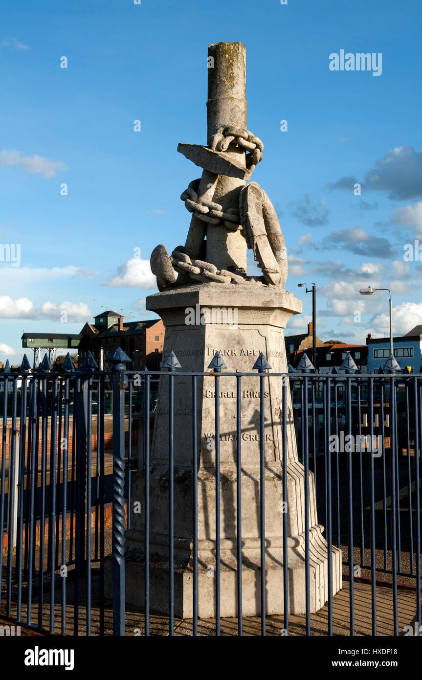 Eliza Adams scialuppa di salvataggio disaster memorial, Pozzi-next-il-Mare, Norfolk, Inghilterra, Regno Unito Foto Stock