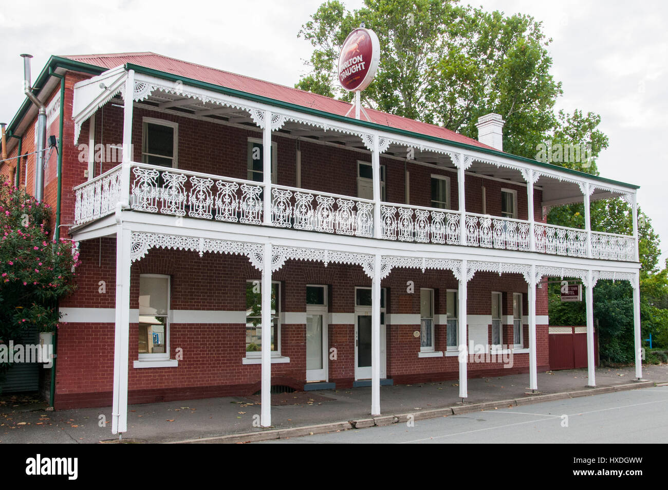 Hume Highway road trip, Australia: un'epoca vittoriana hotel nella città di violetta, NE Victoria Foto Stock