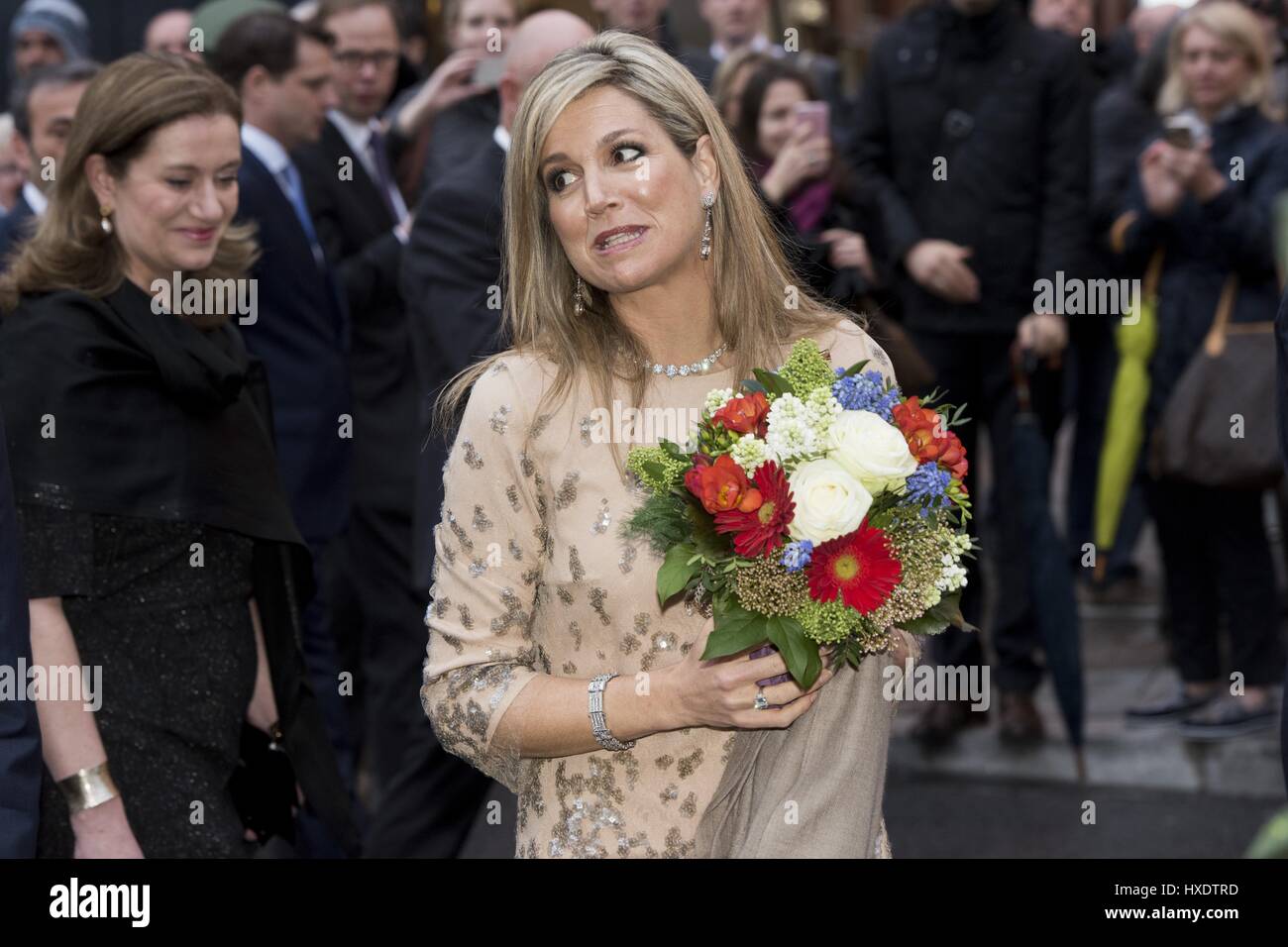 Regina MAXIMA LA REGINA DEI PAESI BASSI IL 13 APRILE 2016 Marienplatz di München Monaco di Baviera Germania Foto Stock