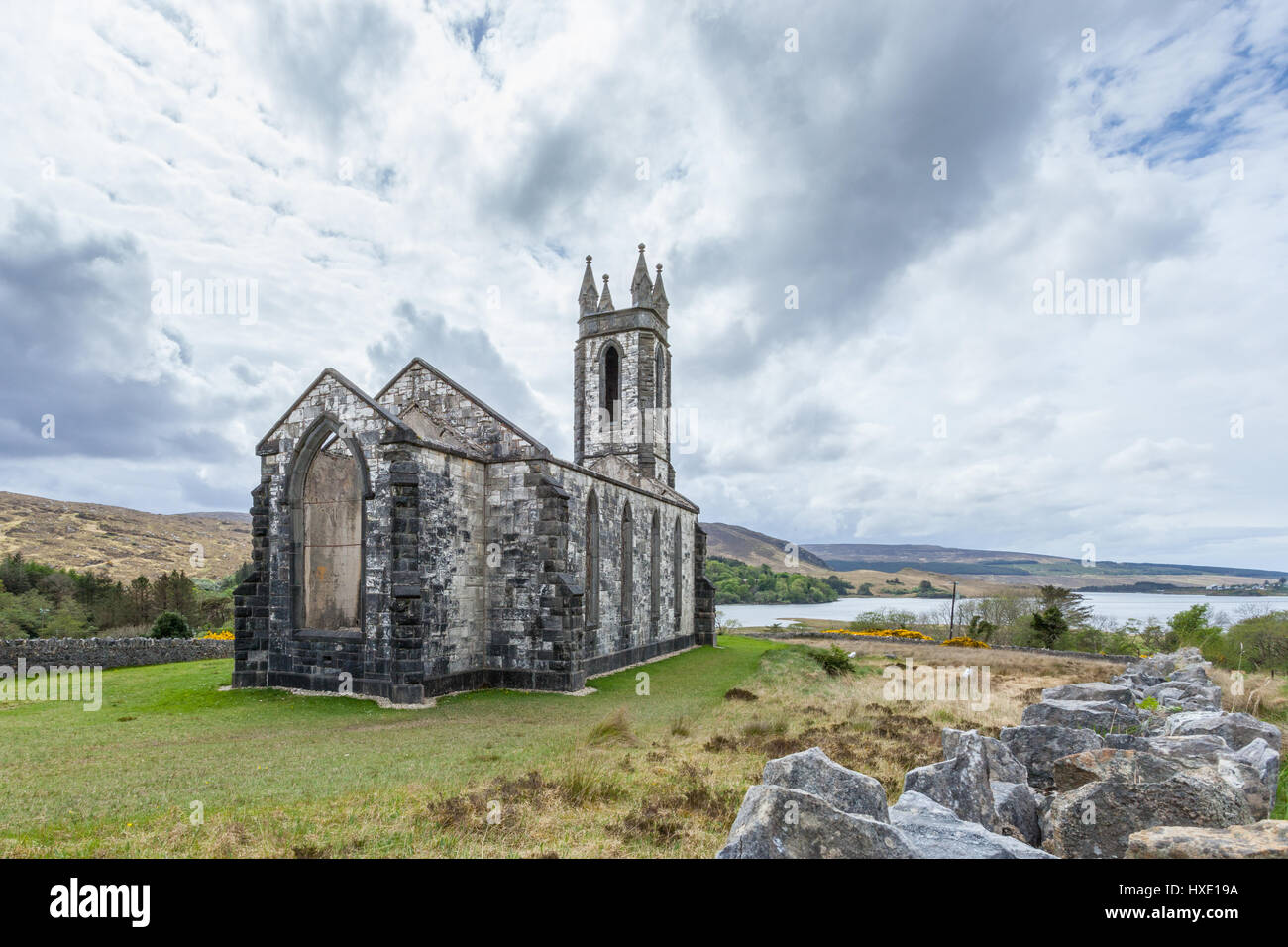 Le rovine della vecchia chiesa di Dunlewey nella Contea di Donegal, Irlanda Foto Stock