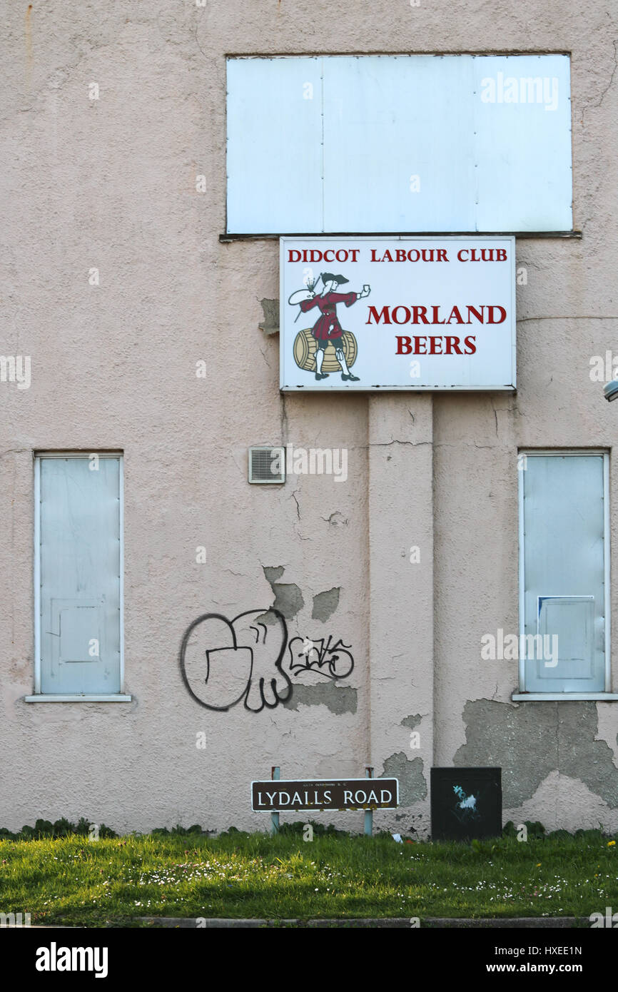 Didcot Labour Club, chiuse e intavolato Foto Stock