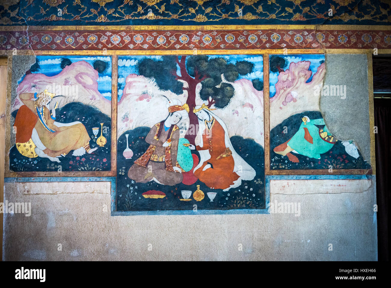 Il persiano dipinti nella sala principale del palazzo di quaranta colonne (Chehel Sotoun) in Isfahan, capitale della provincia di Isfahan in Iran Foto Stock