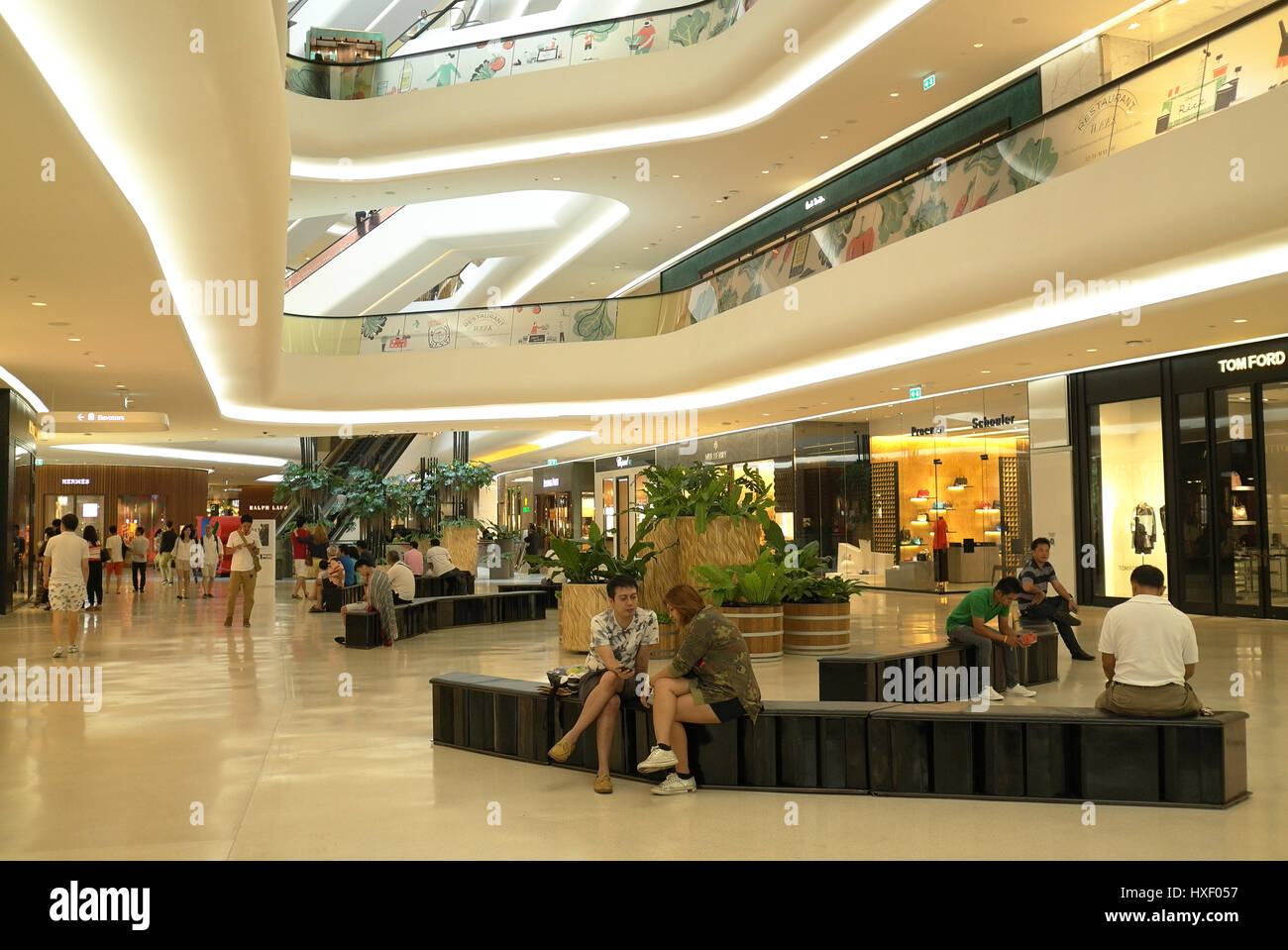 All'interno dell'Ambasciata centrale Centro Commerciale per lo shopping a Bangkok, in Thailandia. Foto Stock