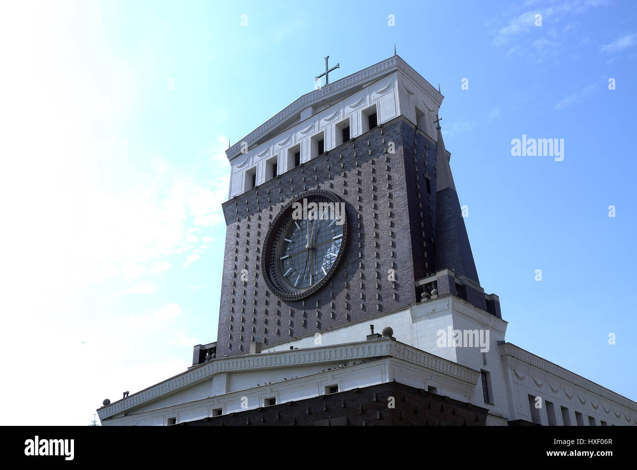 La Chiesa Cattolica Romana, Chiesa del Sacro Cuore di nostro Signore, si trova a Jiřího z Poděbrad piazza nel quartiere di Vinohrady di Praga Foto Stock