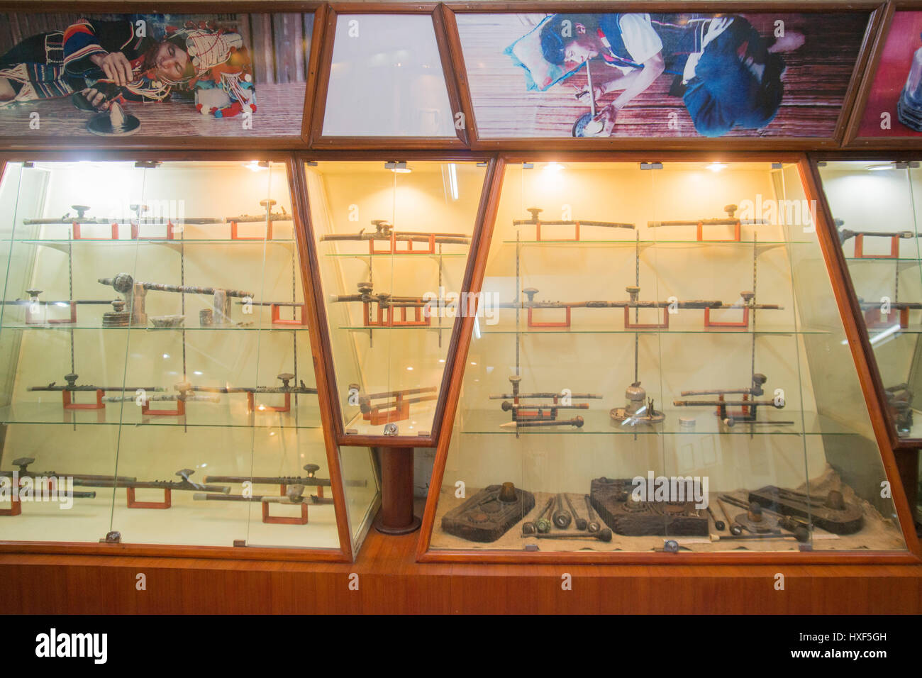 Il hpouse del museo di oppio del Triangolo d'oro di Thailandia, Myanmar e Laos nella città di Sop Ruak presso il fiume Mekong nel triangolo d oro in Foto Stock