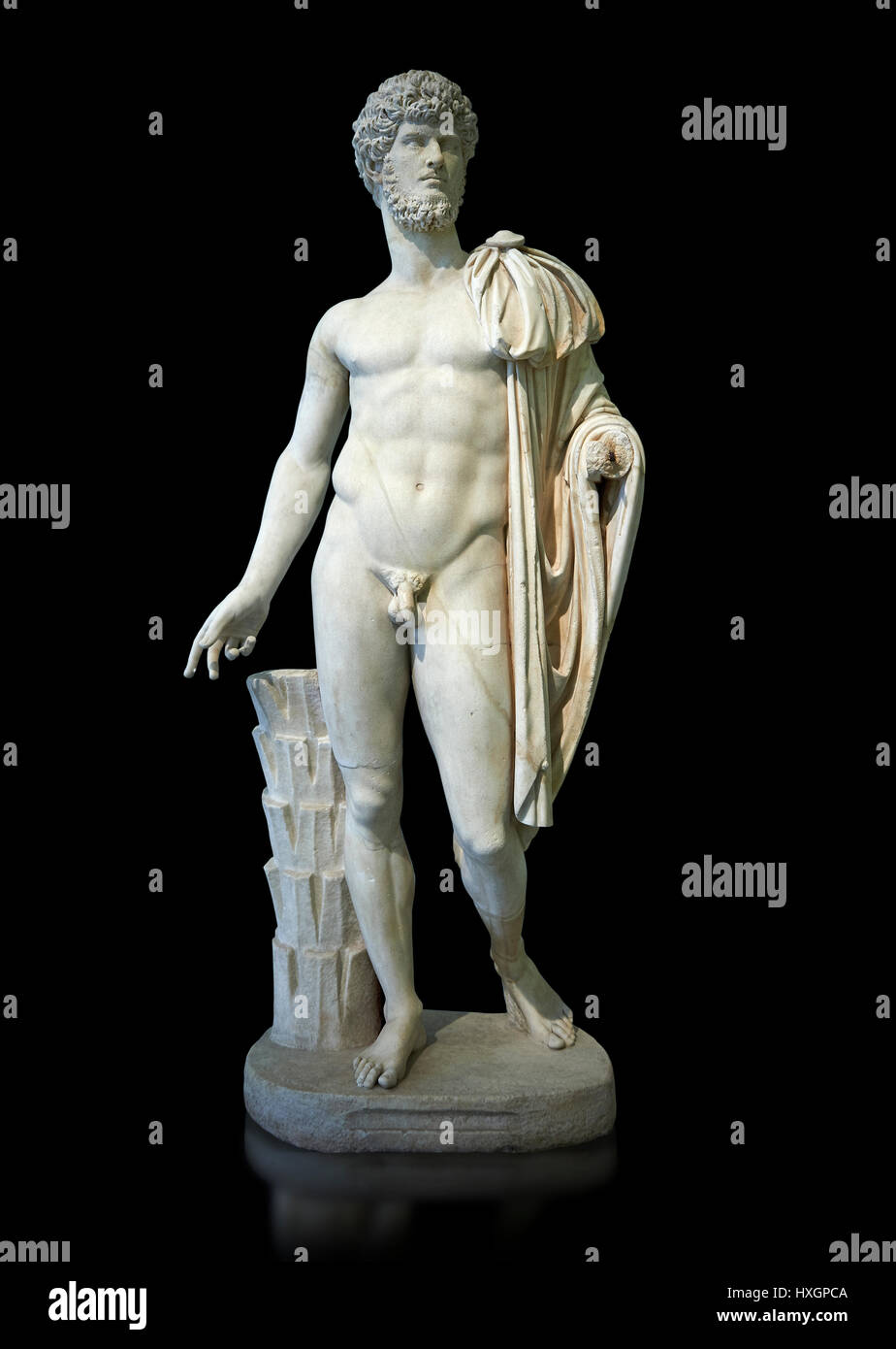 Staue romana di Lucius Verus con il corpo idealizzato di Diomede, ANNUNCIO 160-170, inv 6095, Museo Archeologico Nazionale di Napoli, sfondo nero Foto Stock
