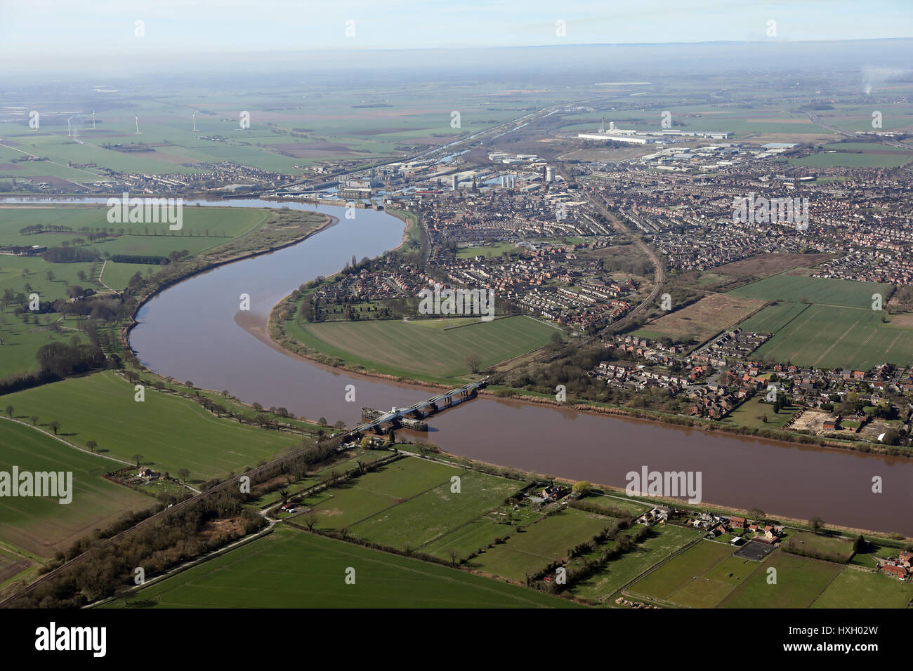 Vista aerea di Goole ponte girevole e del fiume Ouse, East Yorkshire, Regno Unito Foto Stock