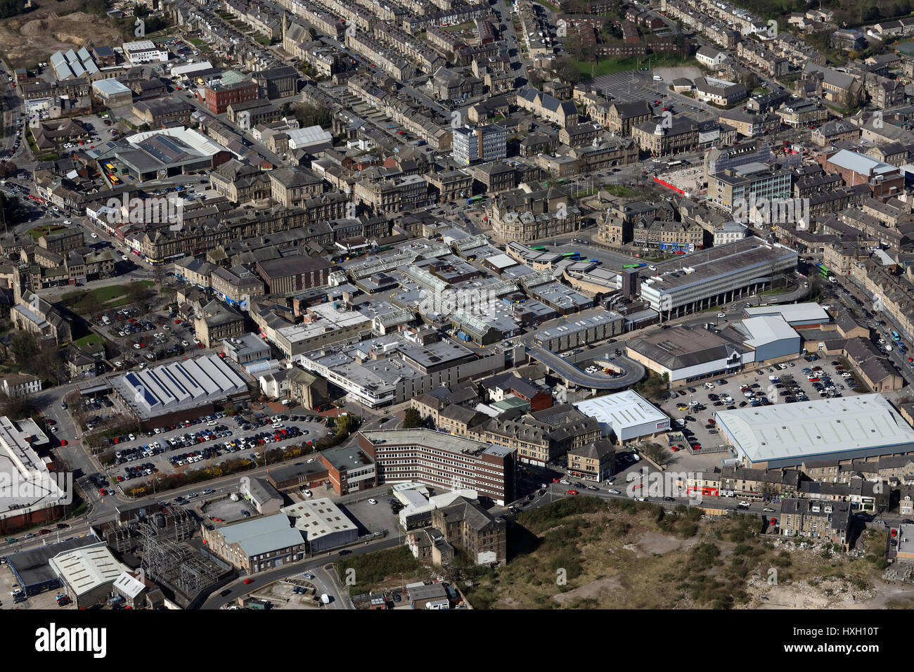 Vista aerea di Keighley centro città tra cui la Airedale Shopping Centre, il Yorkshire, Regno Unito Foto Stock