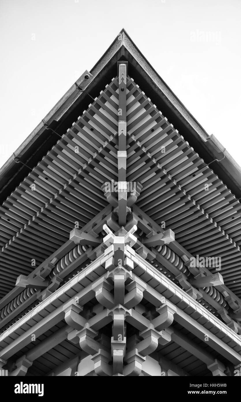 La bella architettura nel tempio Kiyomizu-Dera, Kyoto, Giappone (in bianco e nero. Foto Stock