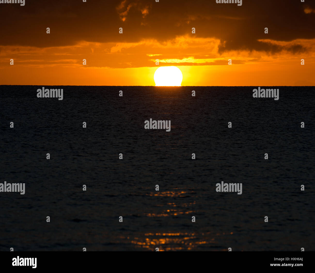 Sonnenuntergang vor Mahé, Seychelles, Indischer Ozean Foto Stock