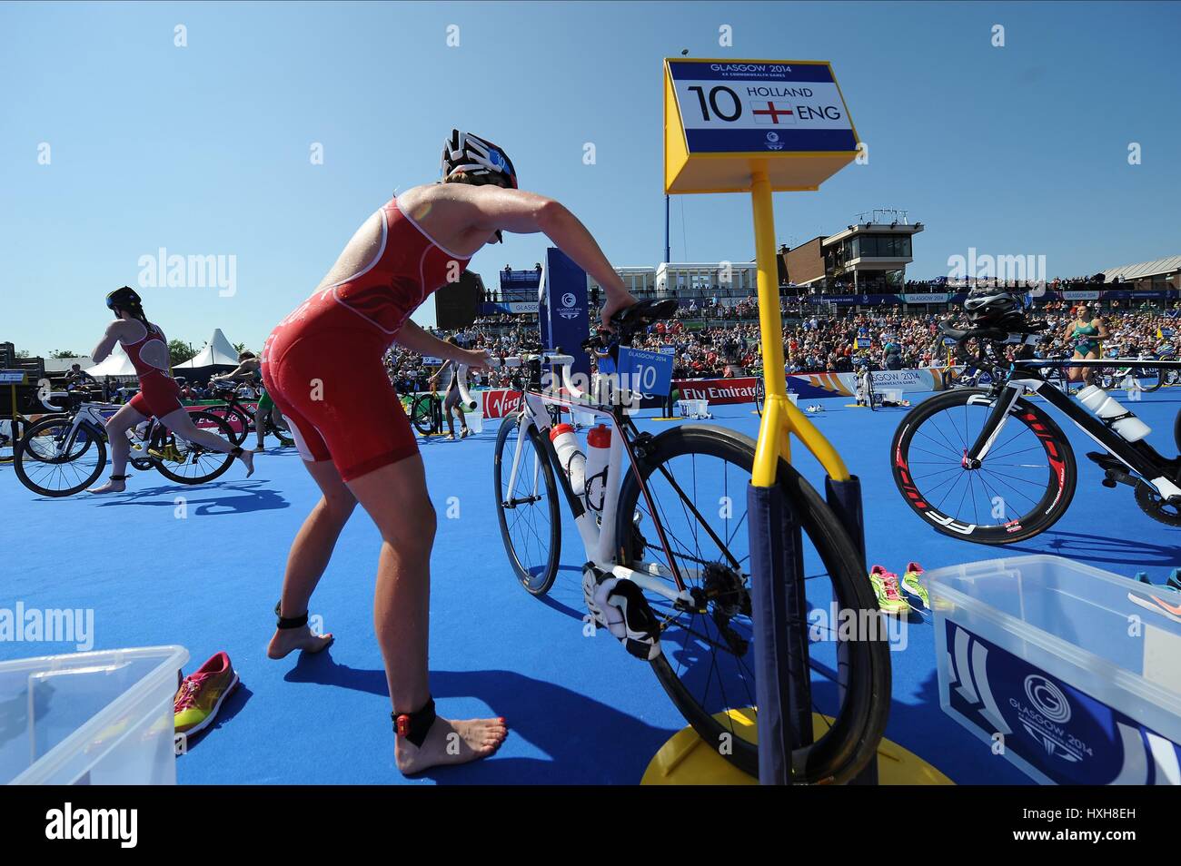 VICKY HOLLAND DONNA TRIATHLON DONNA TRIATHLON STRATHCLYDE COUNTRY PARK GLASGOW Scozia 24 Luglio 2014 Foto Stock