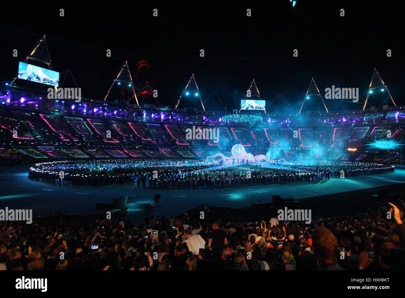 Stadio Olimpico VISTA GENERALE GIOCHI OLIMPICI DI CHIUSURA DEI GIOCHI OLIMPICI CERIMONIA DI CHIUSURA Stratford London Inghilterra 12 Agosto 2012 Foto Stock