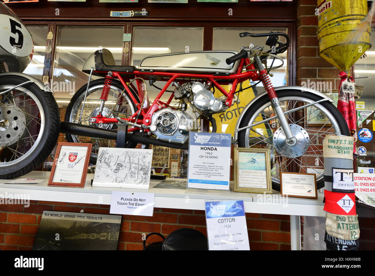 Un vintage motocicletta in corrispondenza di un museo nel Regno Unito Foto Stock