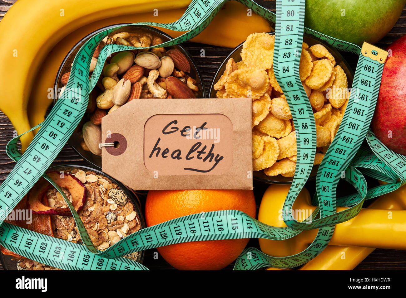 Frutta, noci, cereali e carta. Foto Stock